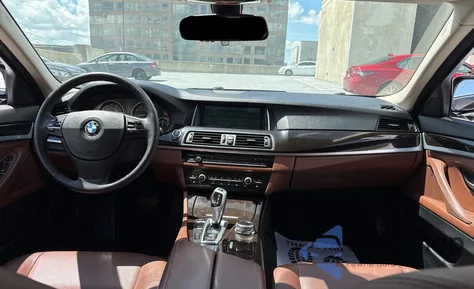 2014 BMW 535 Xi z USA, uszkodzony, nr VIN WBA5B3C52ED532601